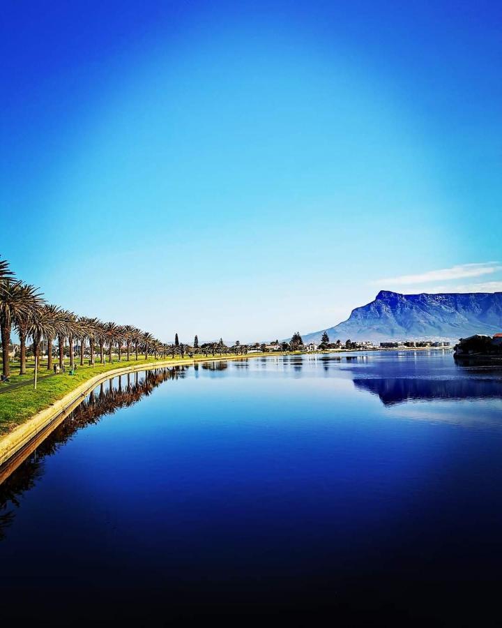 Cape Town Family Beachfront Apartment Leisure Bay Exterior photo